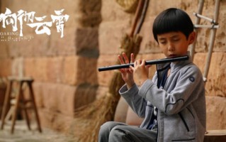 吹笛子恶搞视频，吹笛子视频