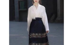 穿汉服上衣内搭，汉服上衣穿法