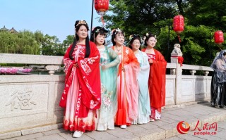 冬日过年儿童穿搭汉服，冬日过年儿童穿搭汉服图片